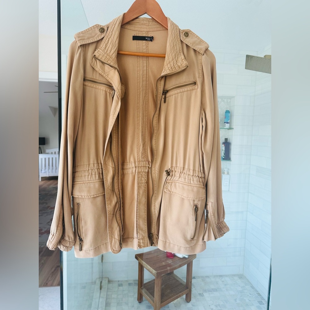 Casual tan jacket